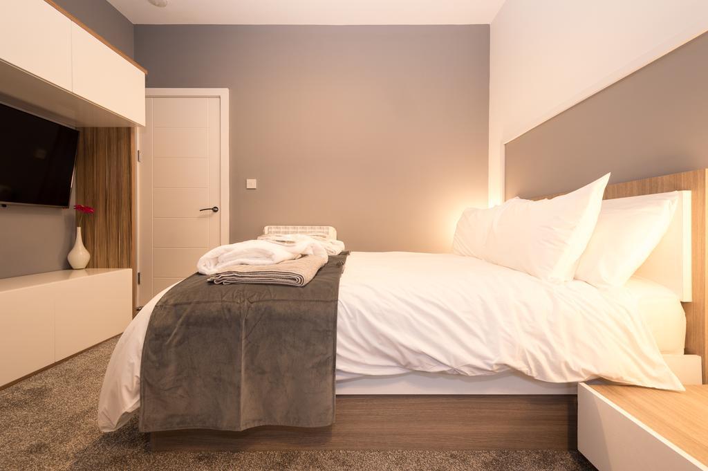 Aaron Wise Apartments Cardiff Room photo