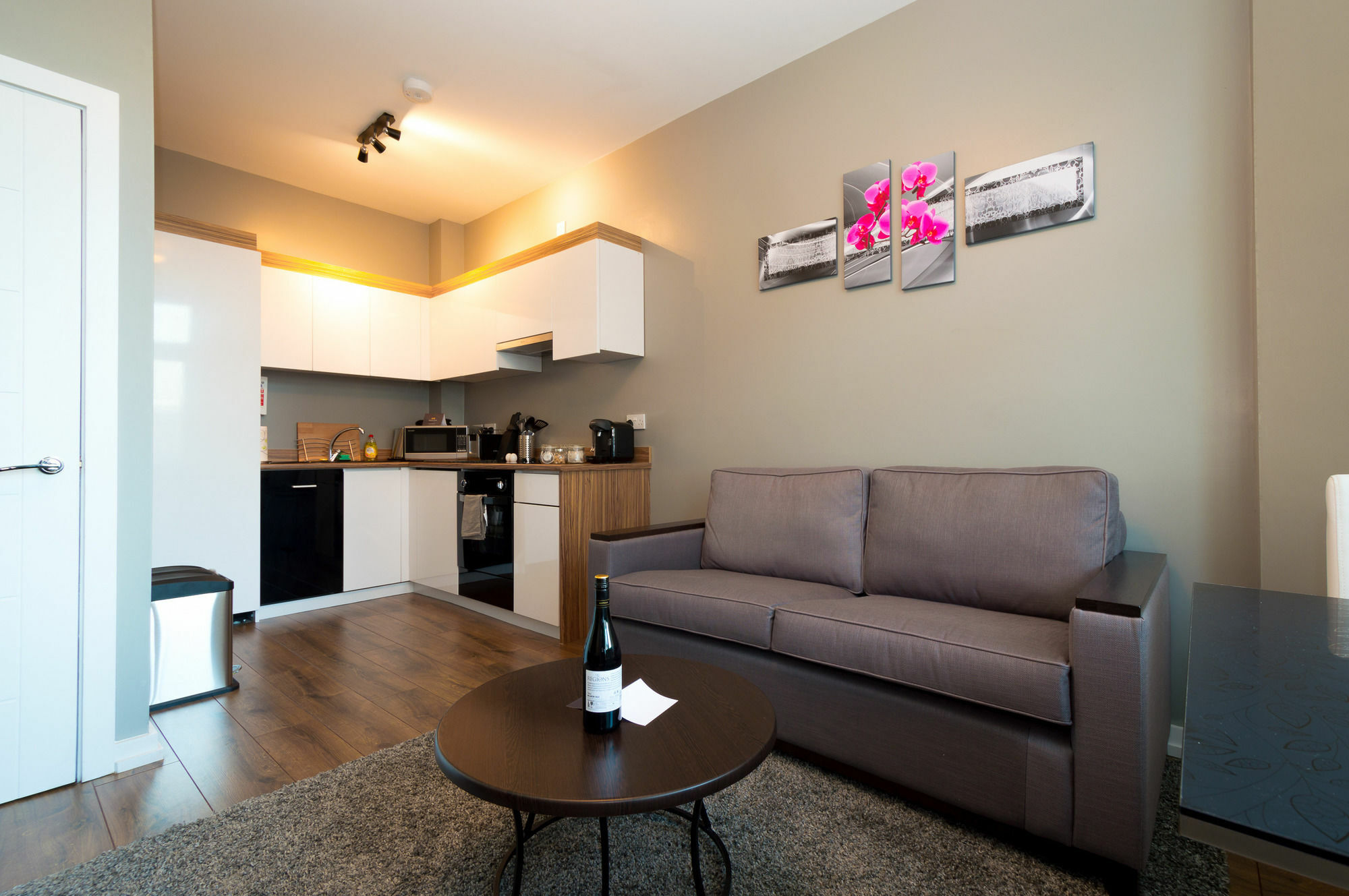 Aaron Wise Apartments Cardiff Exterior photo